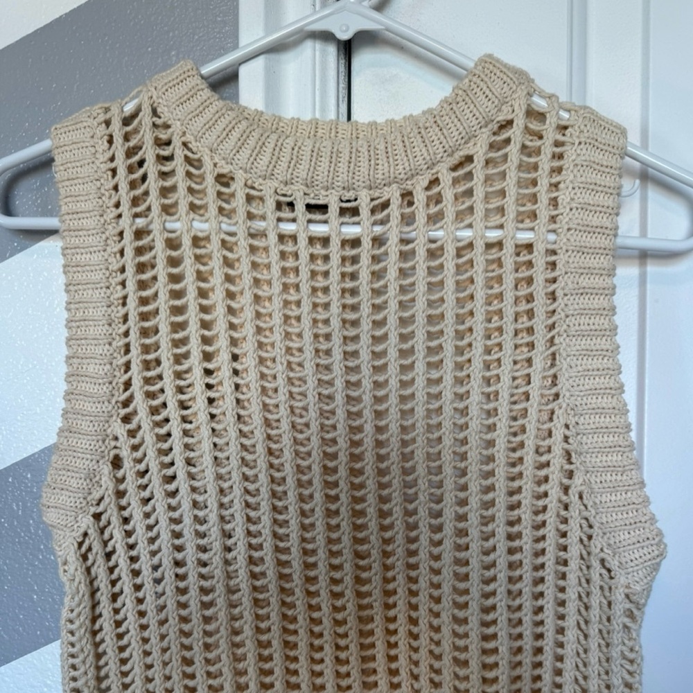 Sleeveless Knit Sweater in Cream
